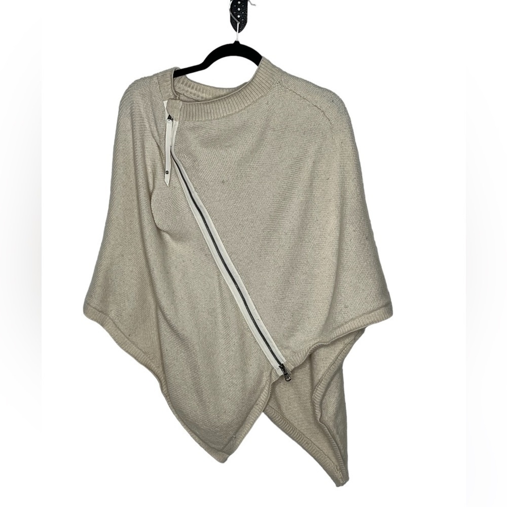 lululemon athletica Cream Poncho